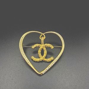 Gold brooch